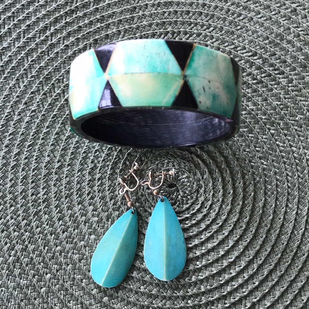 5/$25 Vintage Turquoise Green/Black Cuff Bangle Bracelet and Earrings